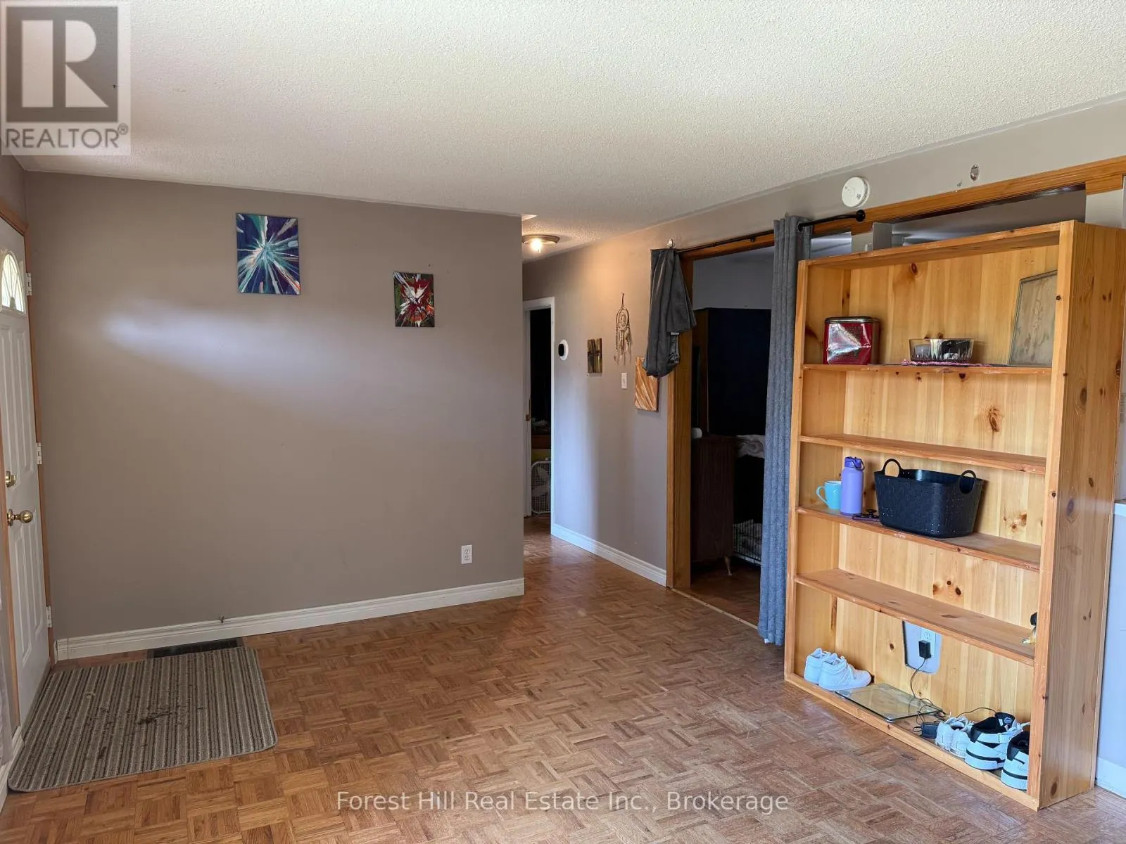 502 SWEEZY STREET W