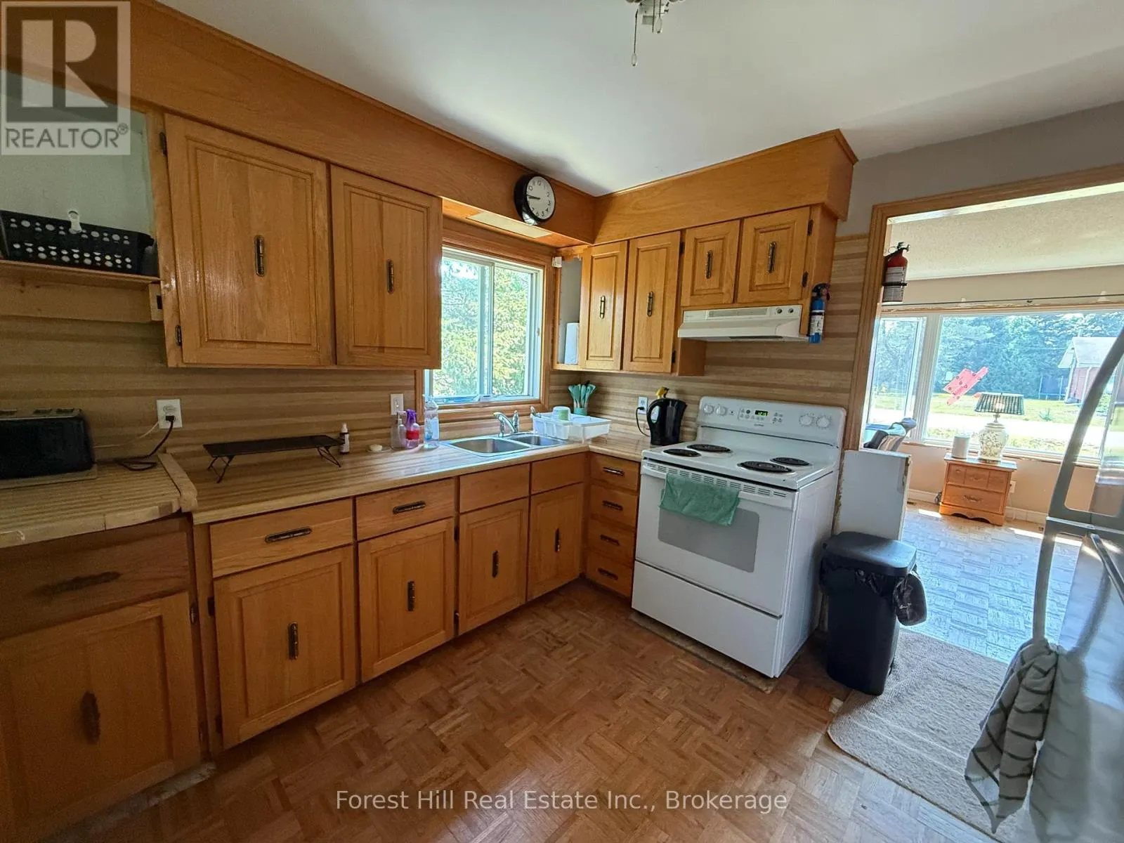 502 SWEEZY STREET W