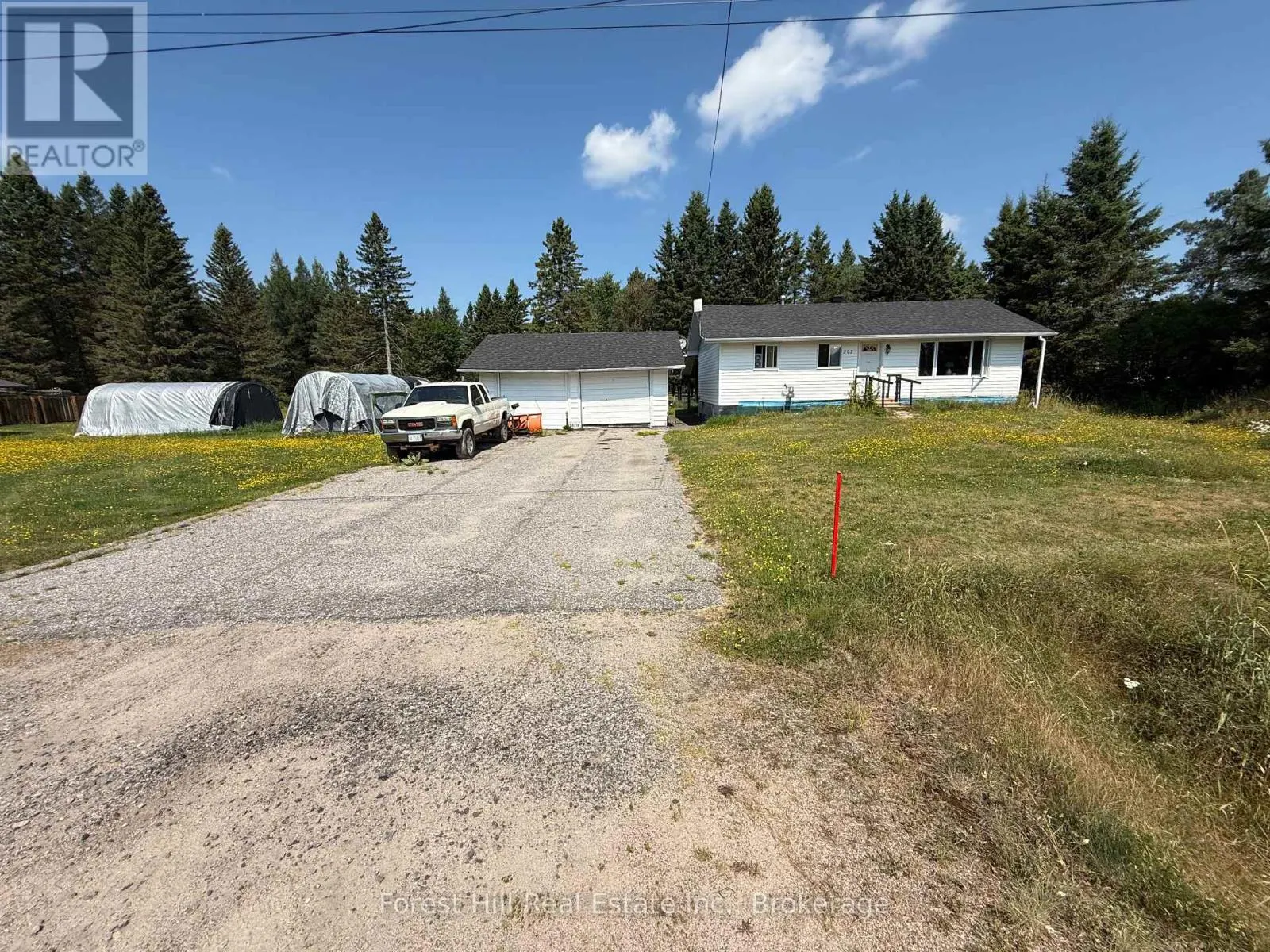 502 SWEEZY STREET W