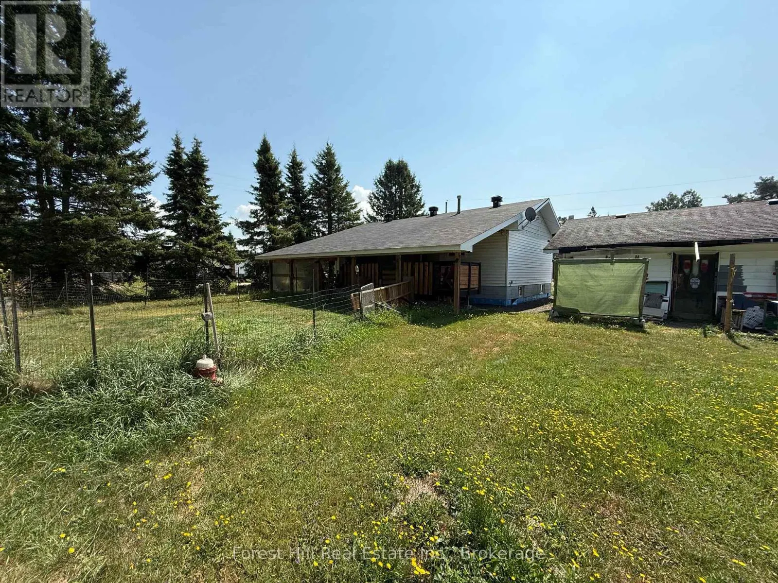 502 SWEEZY STREET W