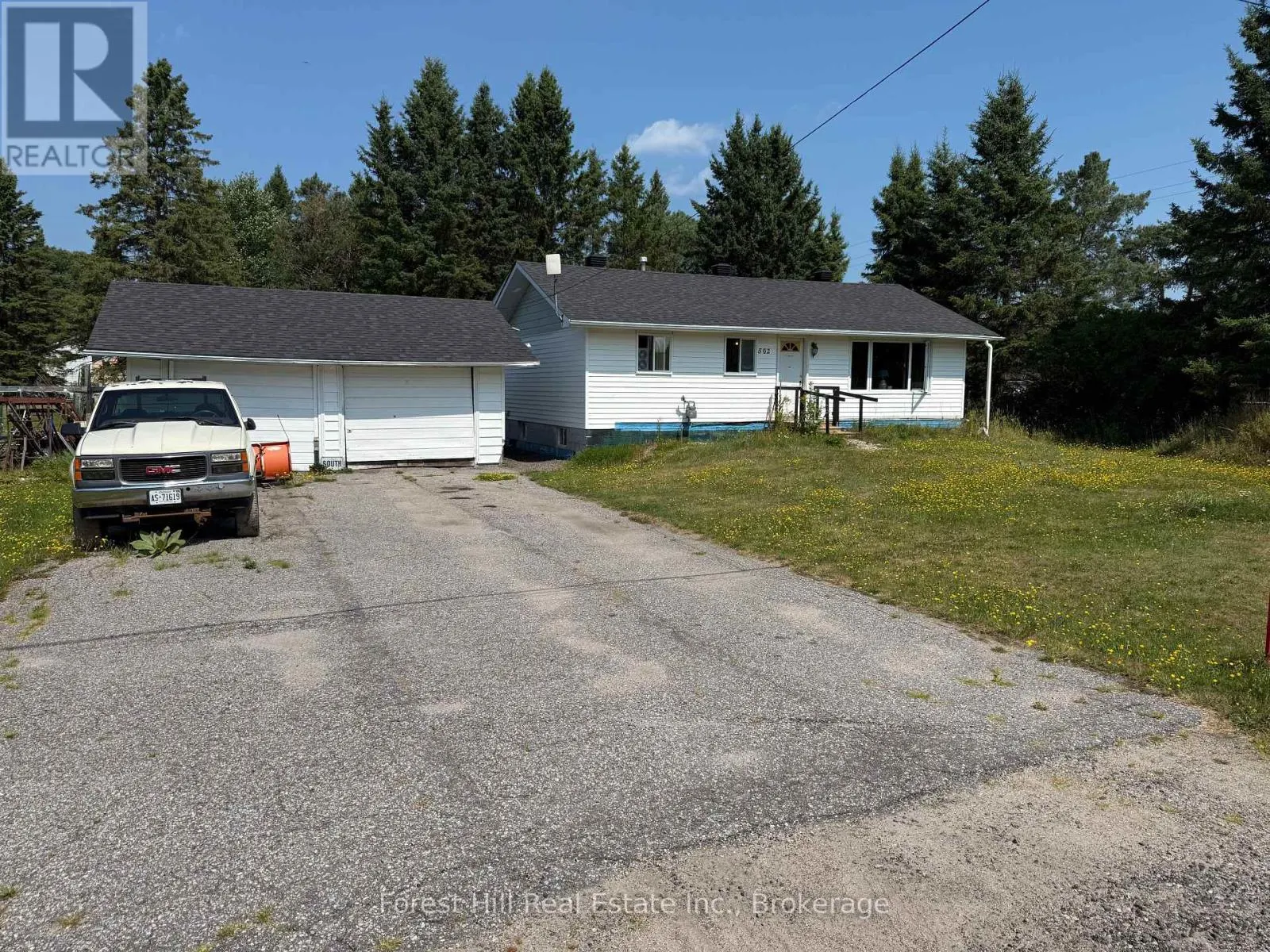 502 SWEEZY STREET W