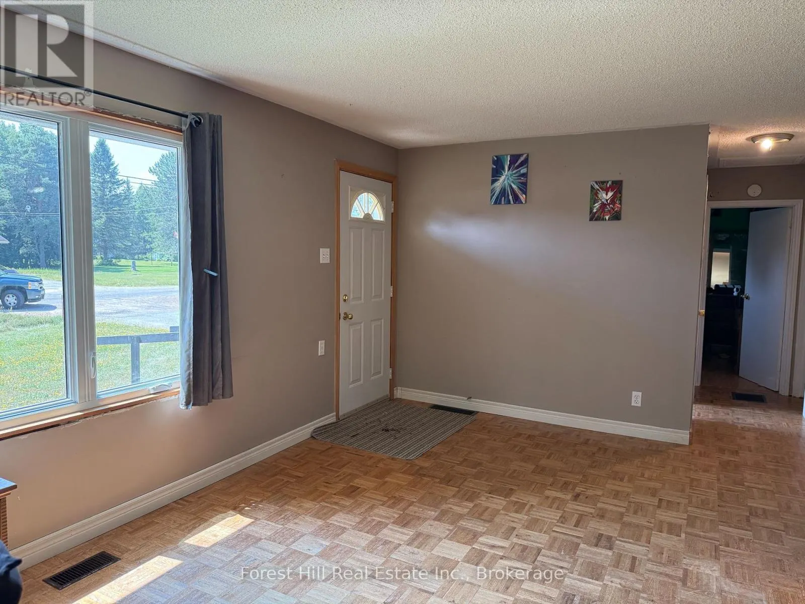 502 SWEEZY STREET W
