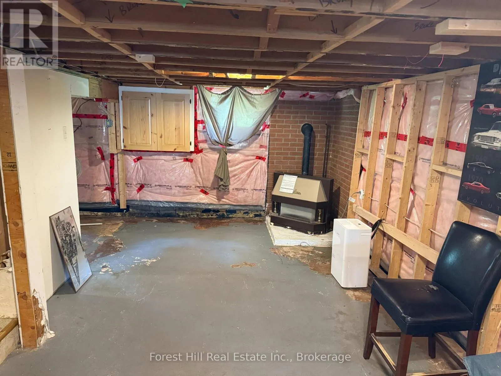502 SWEEZY STREET W