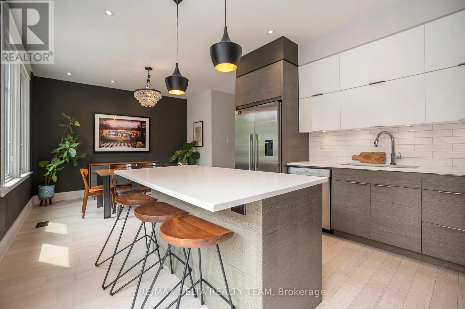 44 RENFREW AVENUE