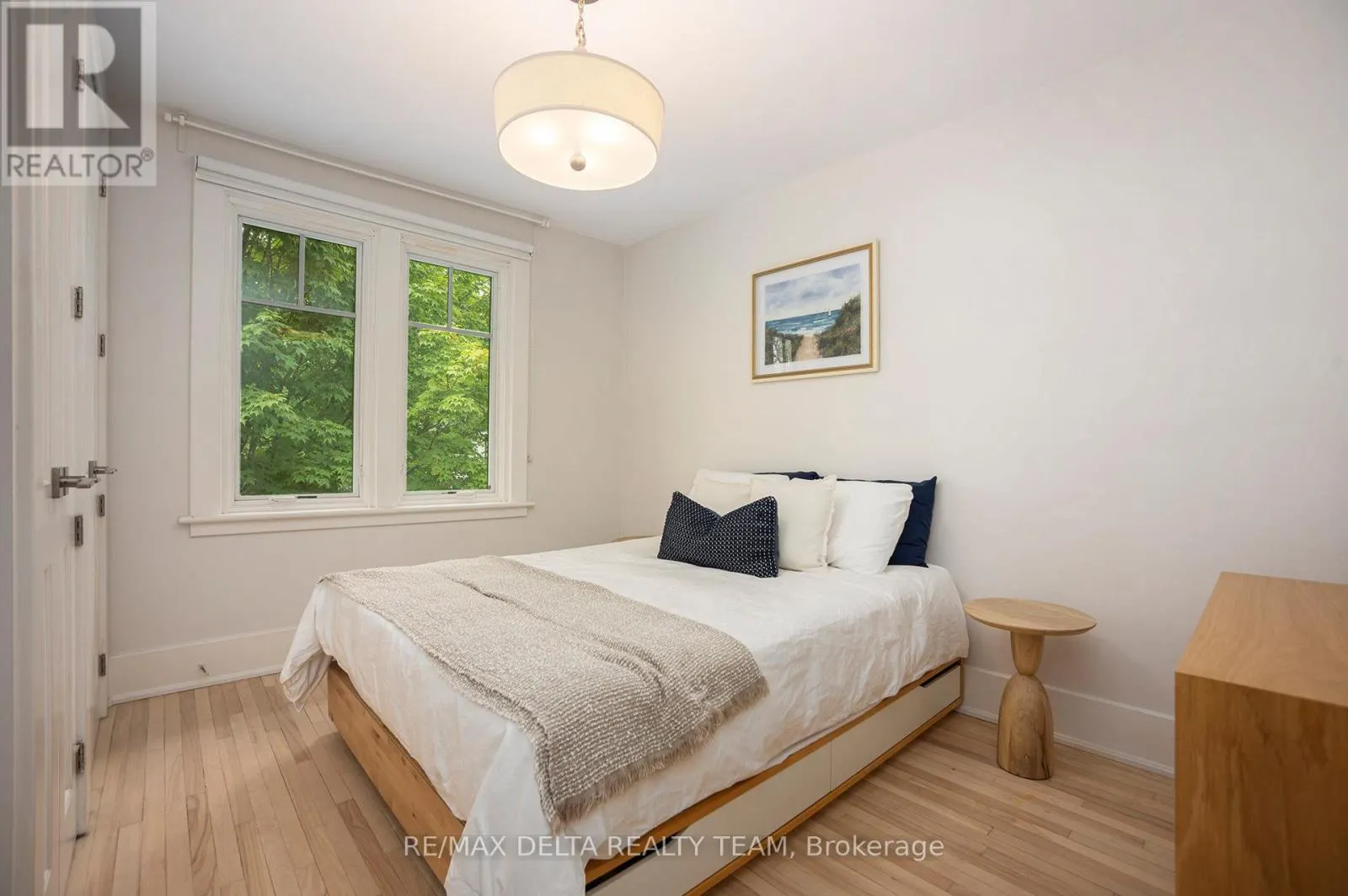44 RENFREW AVENUE