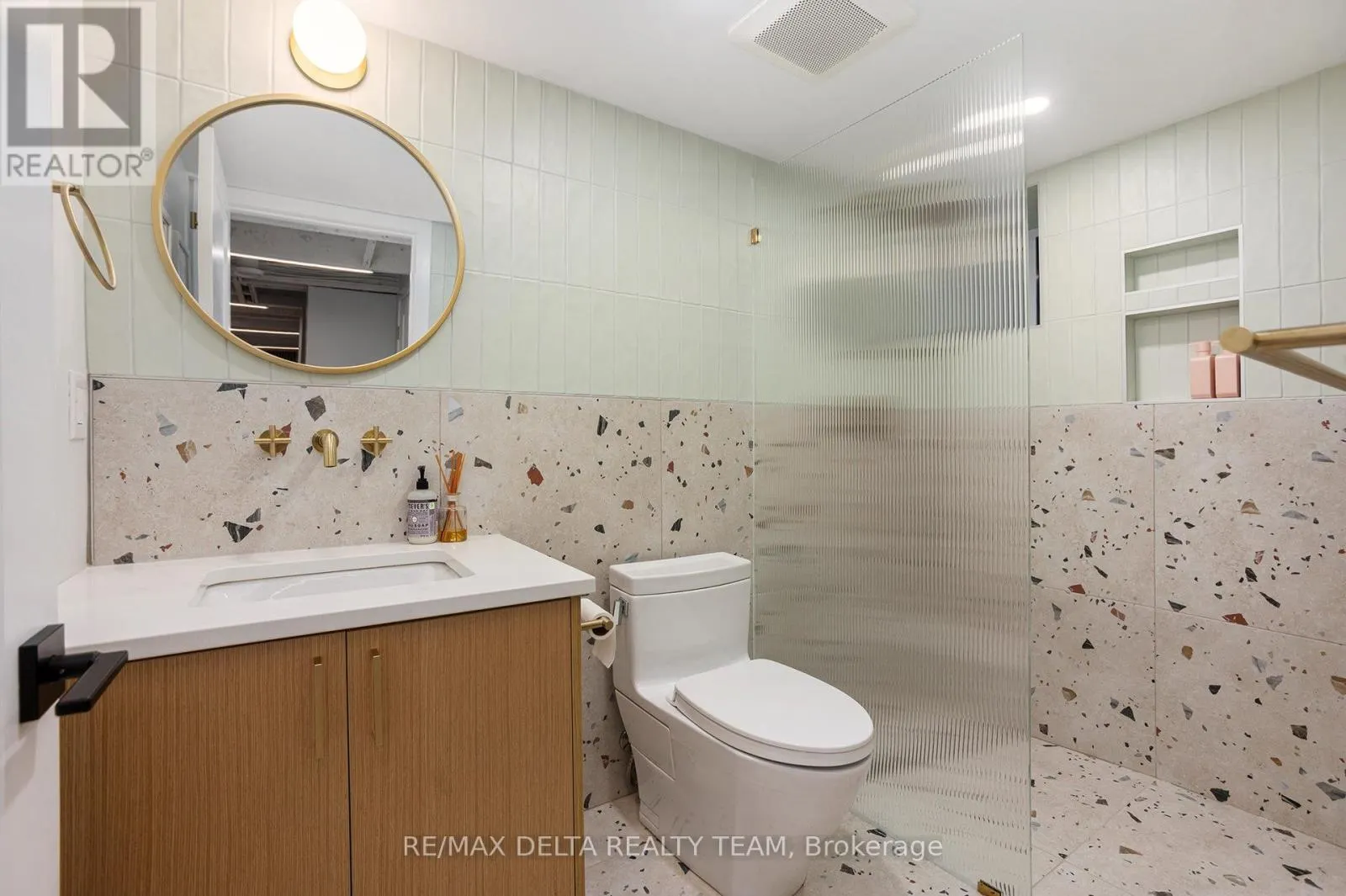 44 RENFREW AVENUE