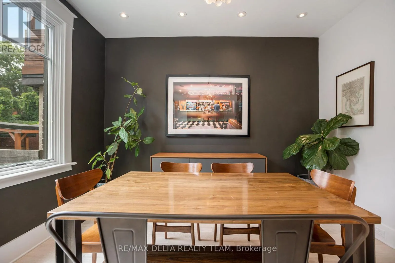 44 RENFREW AVENUE
