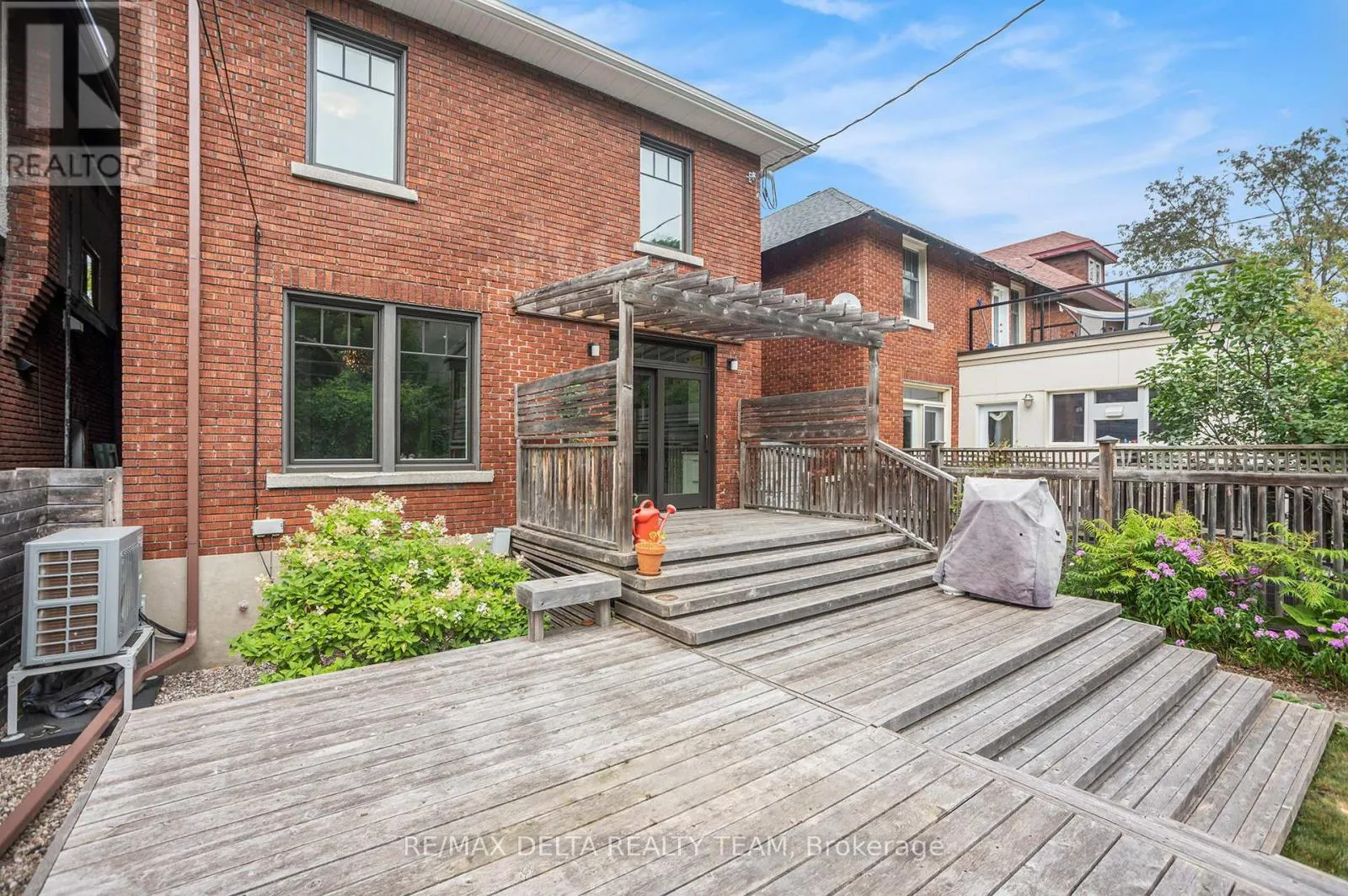 44 RENFREW AVENUE