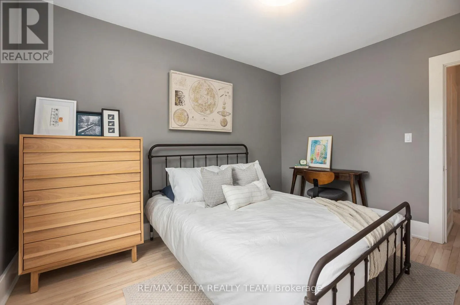 44 RENFREW AVENUE