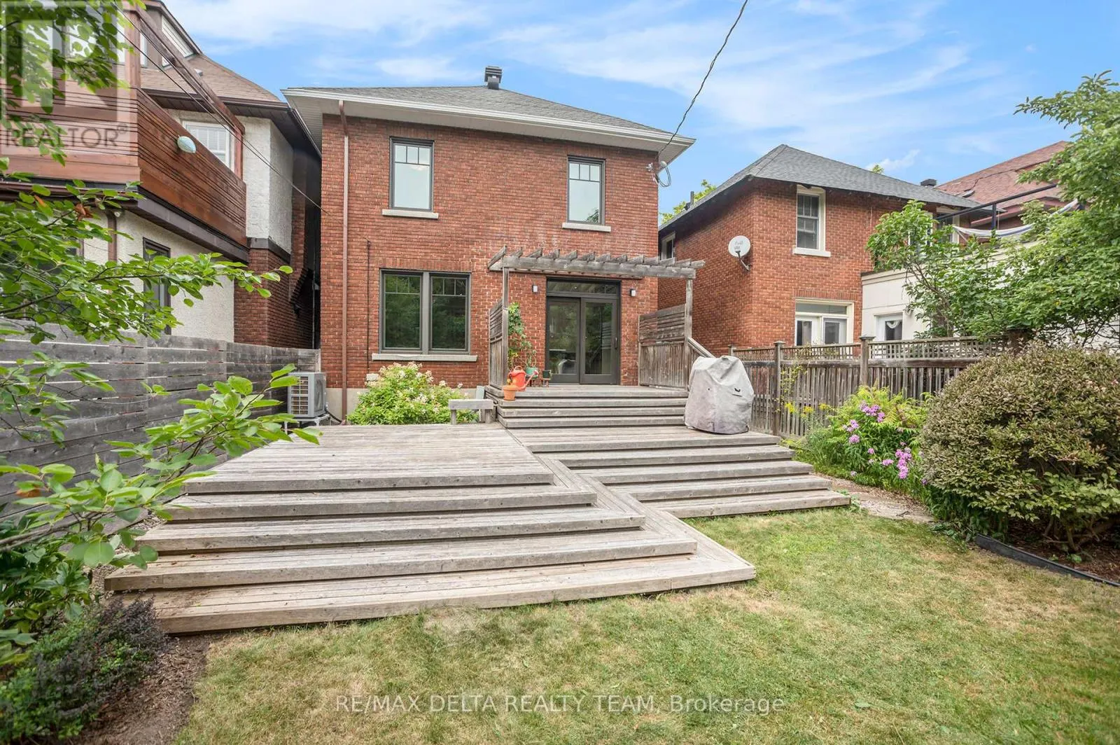 44 RENFREW AVENUE