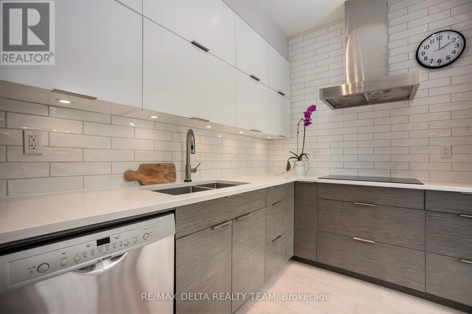 44 RENFREW AVENUE