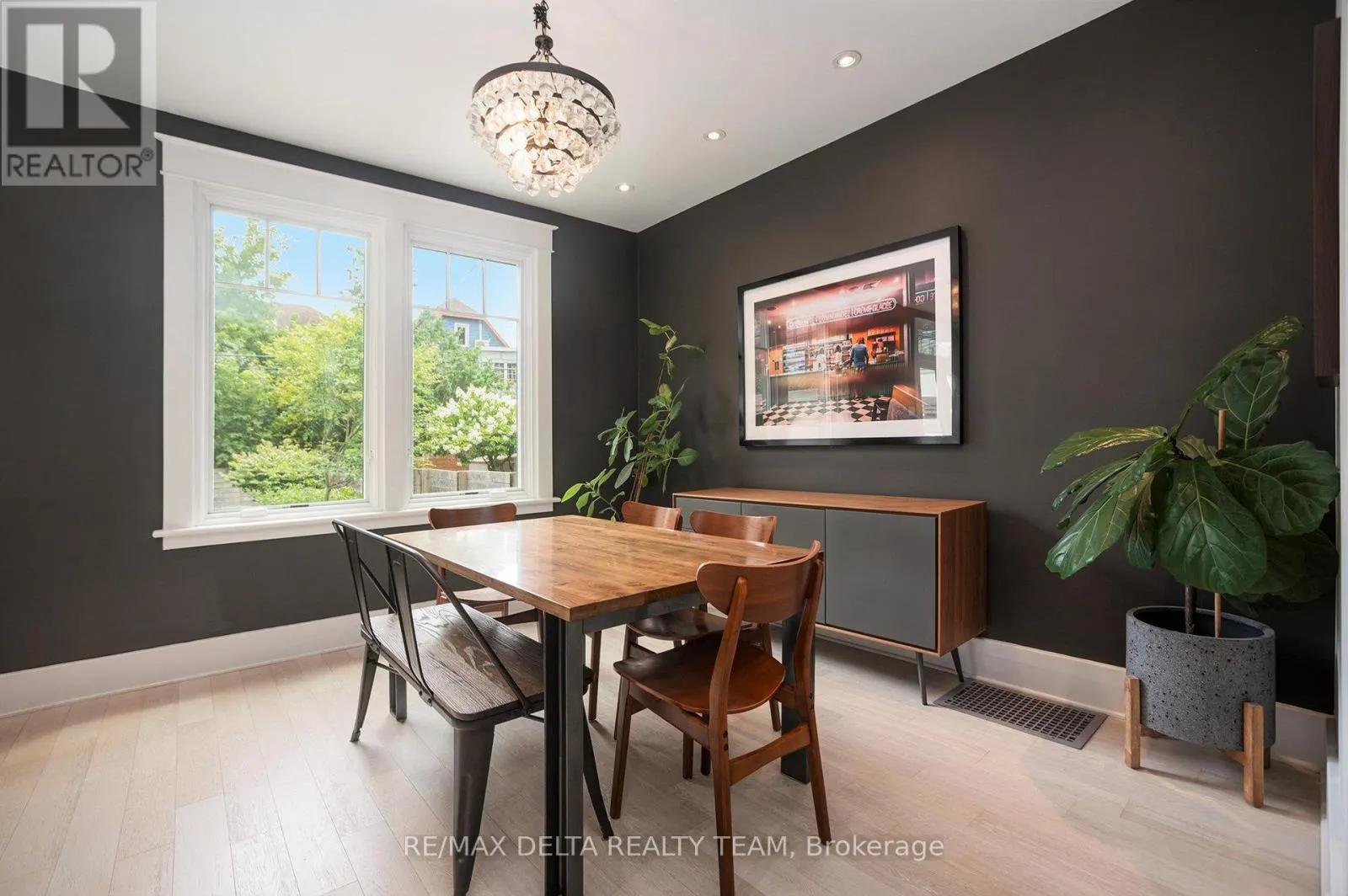 44 RENFREW AVENUE