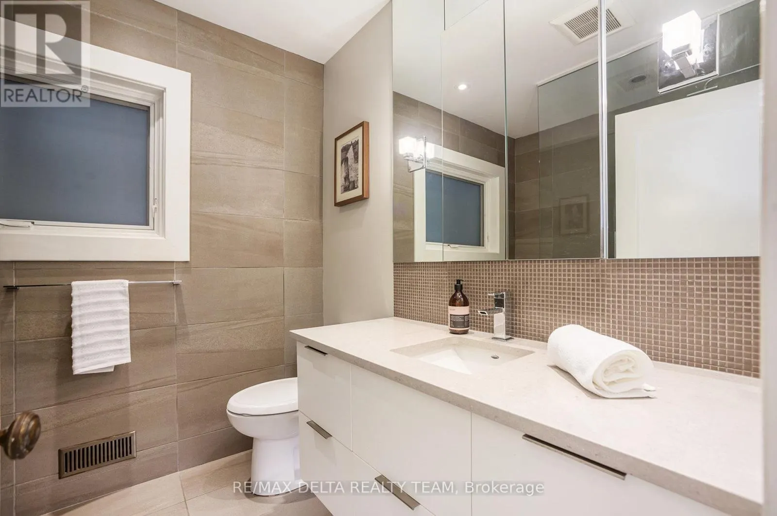 44 RENFREW AVENUE