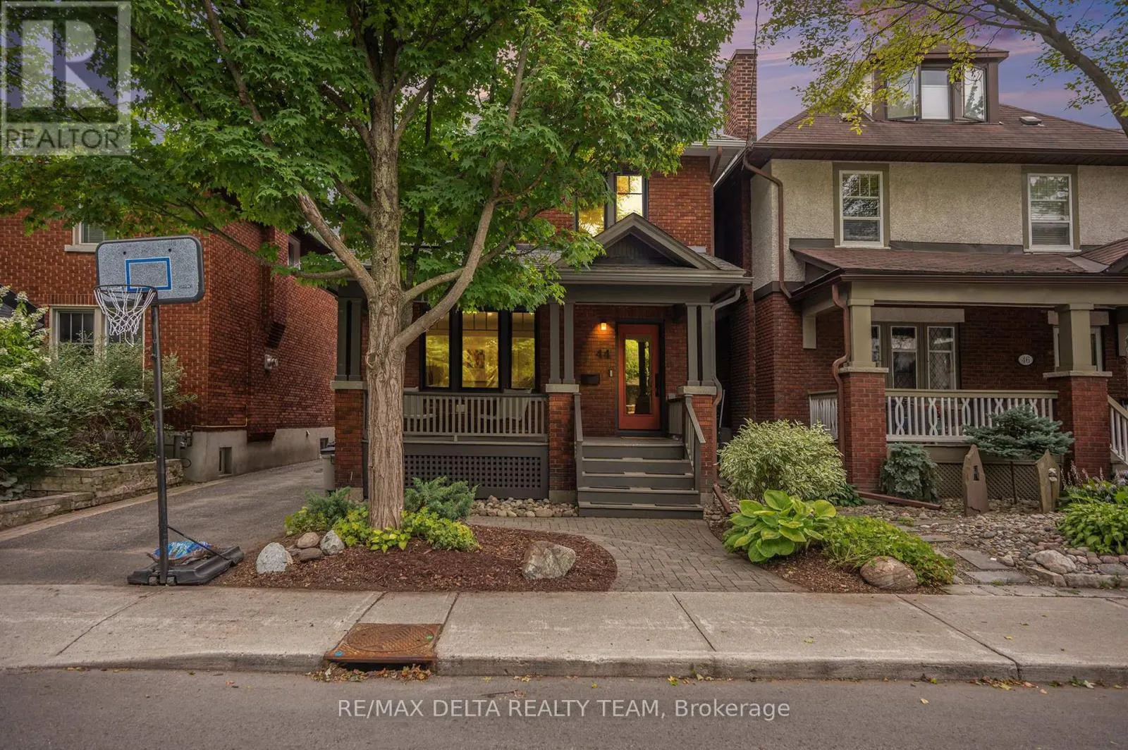 44 RENFREW AVENUE