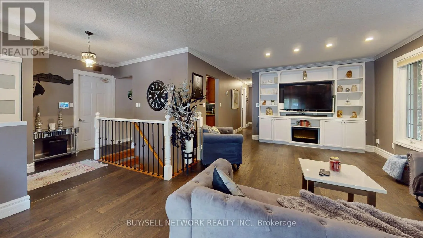 2504 IDYLLWOOD CRESCENT