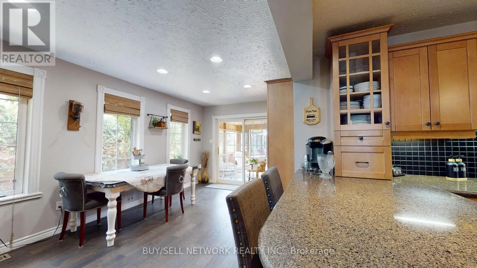 2504 IDYLLWOOD CRESCENT
