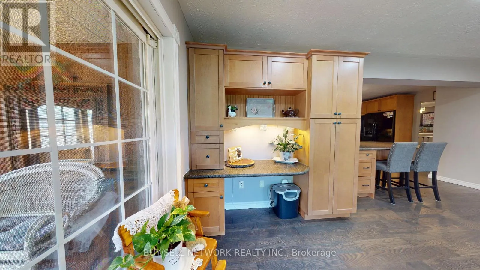 2504 IDYLLWOOD CRESCENT