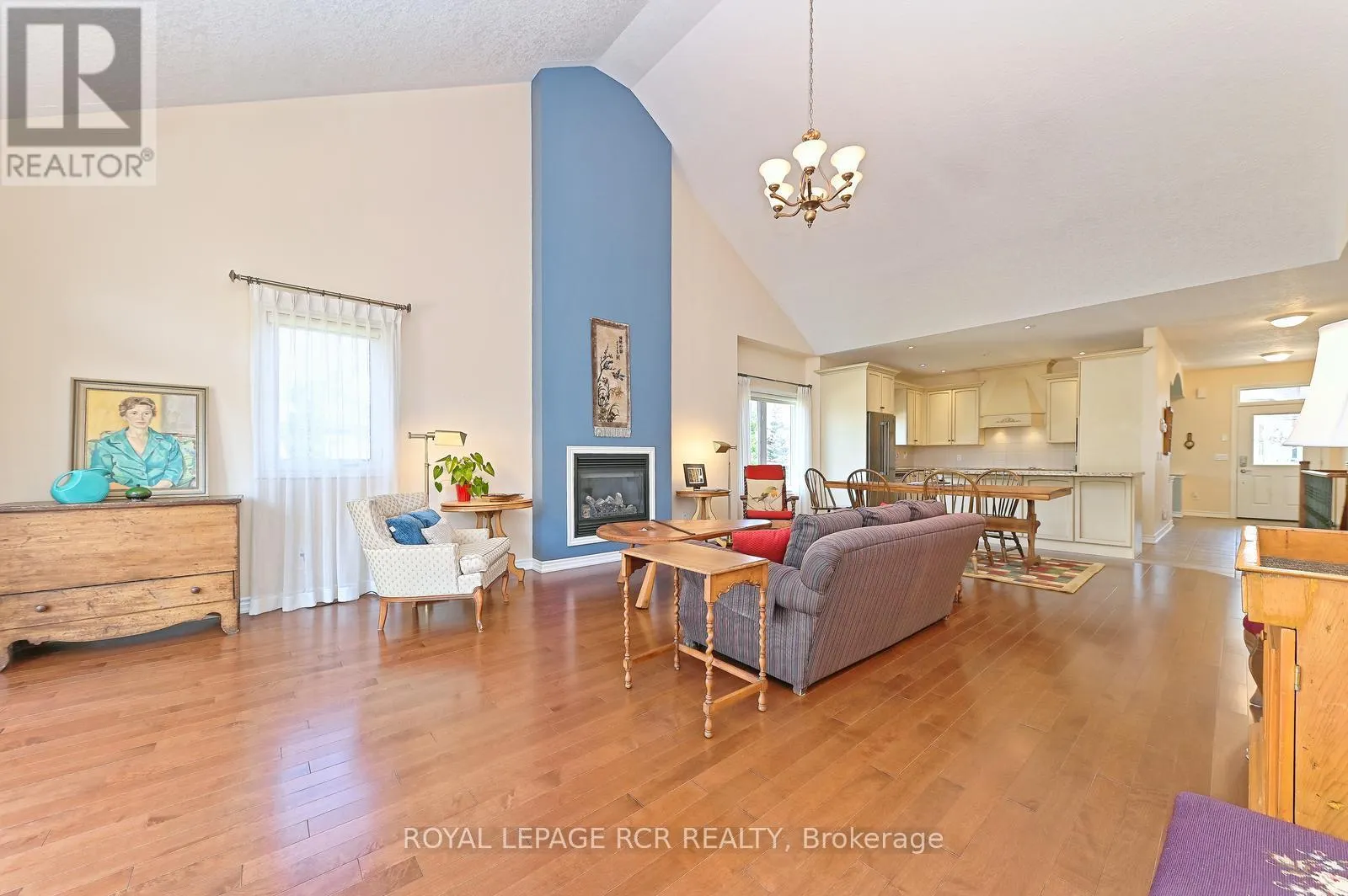 174 - 200 KINGFISHER DRIVE