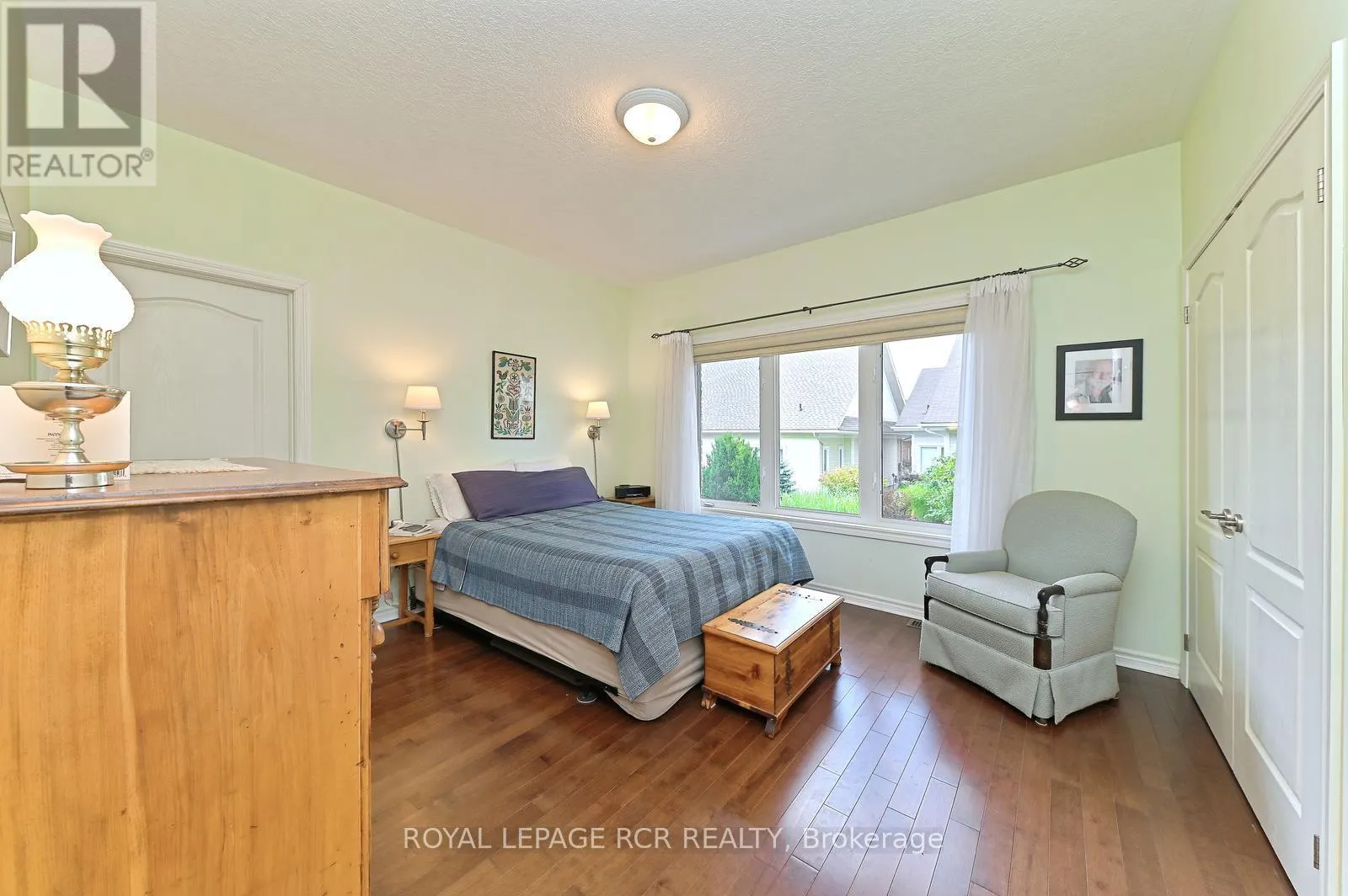 174 - 200 KINGFISHER DRIVE
