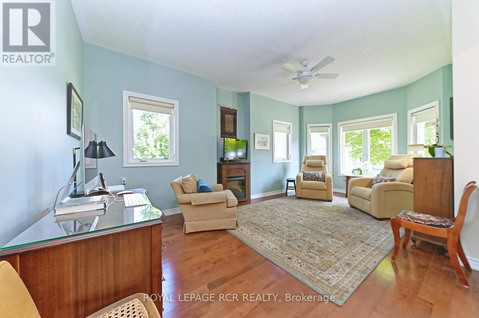 174 - 200 KINGFISHER DRIVE