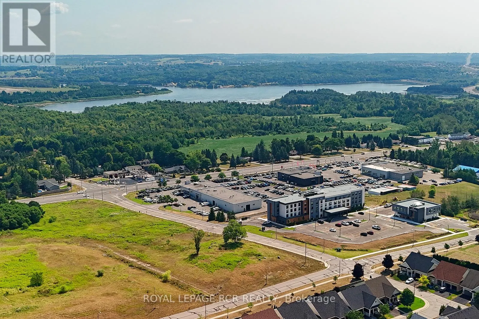 174 - 200 KINGFISHER DRIVE