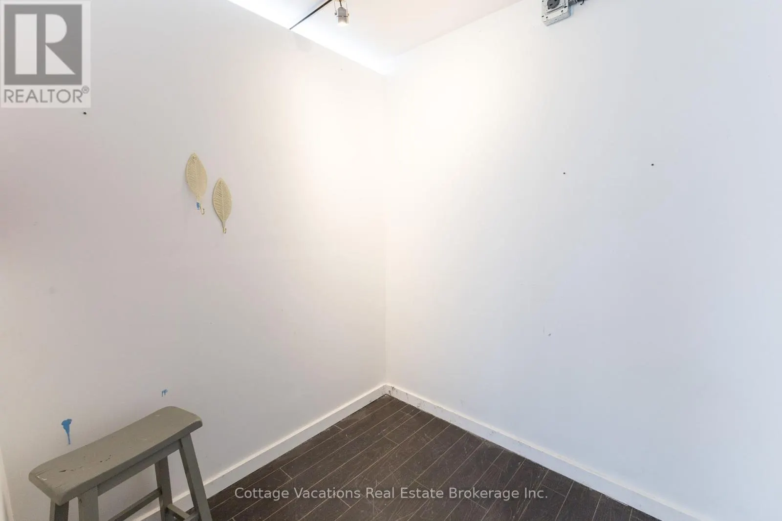 10 BRUNEL ROAD