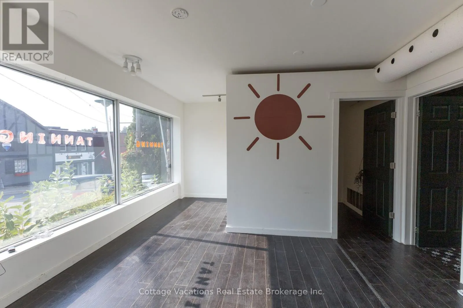 10 BRUNEL ROAD