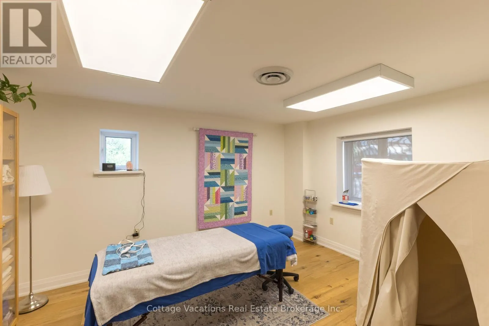 10 BRUNEL ROAD