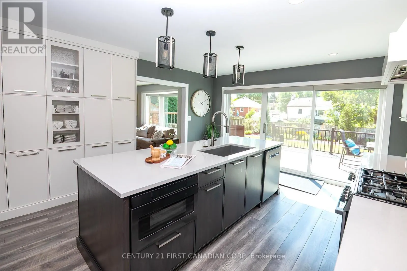 6925 LAMBETH WALK
