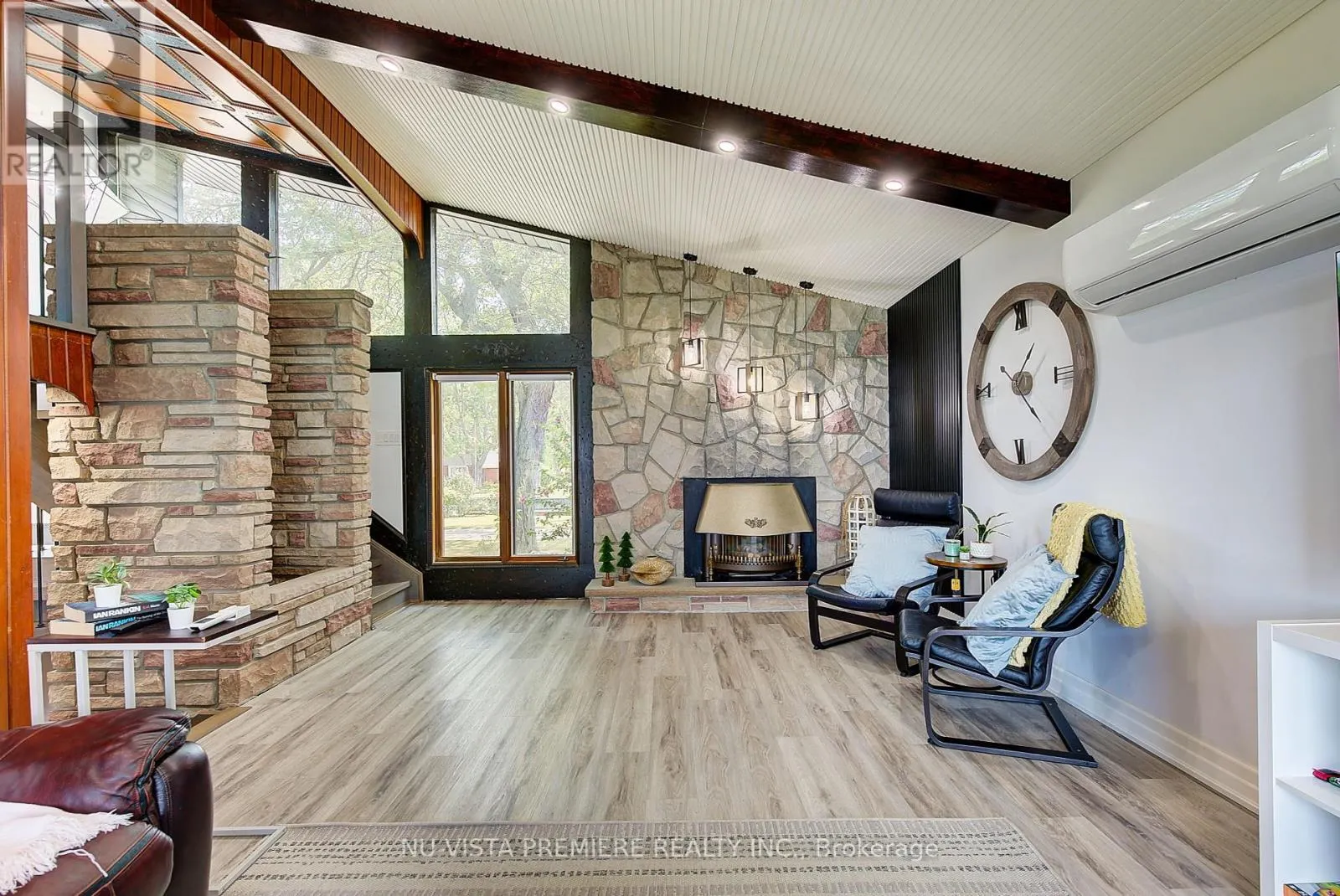 3943 SEAWAY ROAD