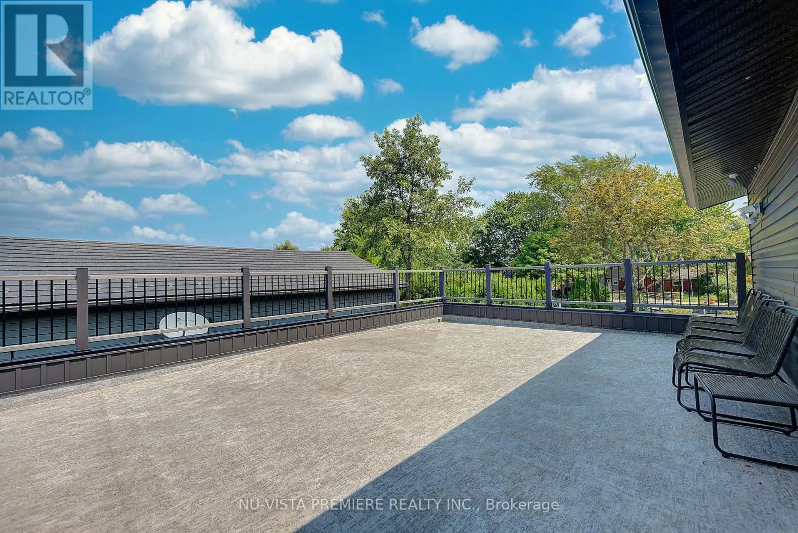 3943 SEAWAY ROAD