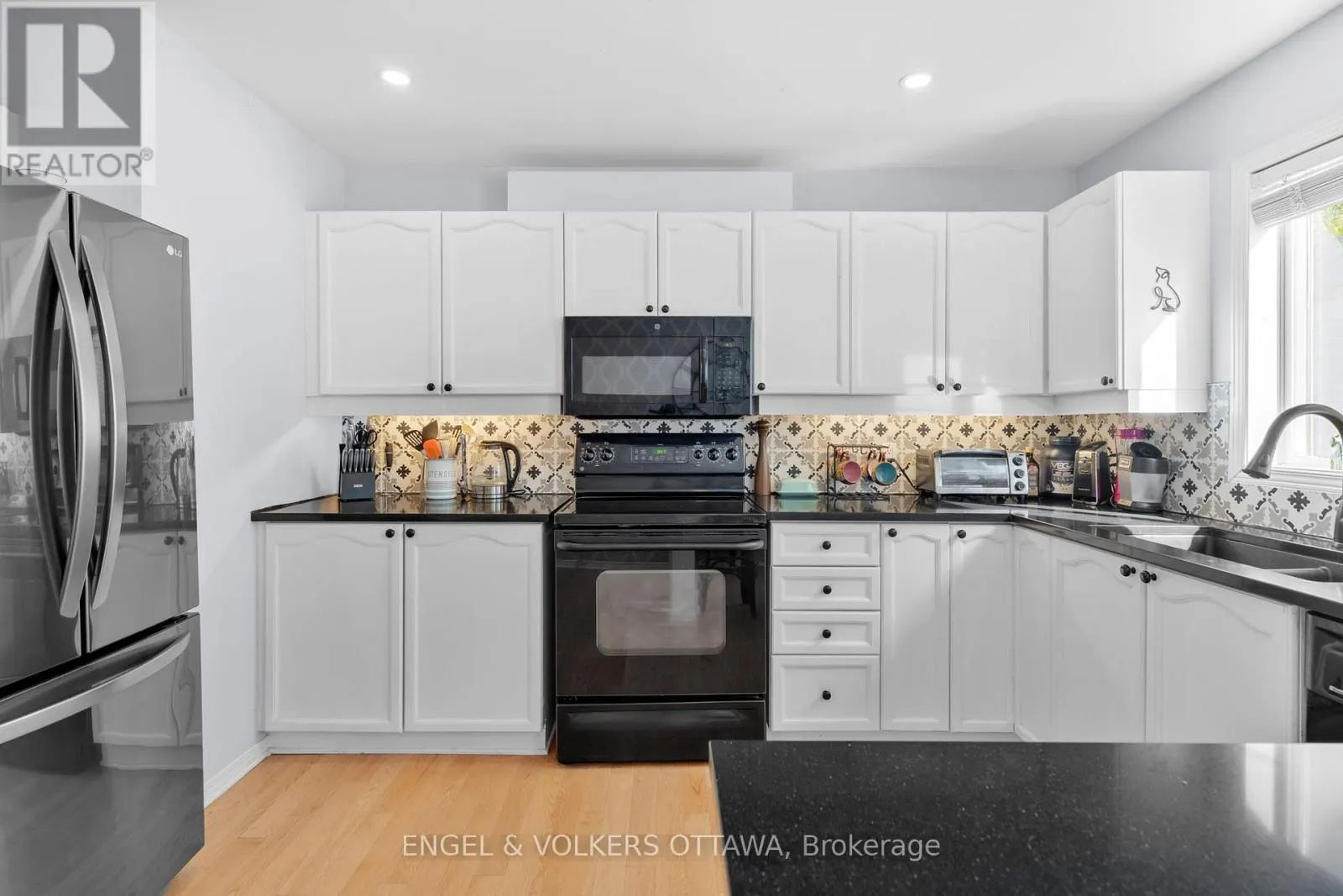 128 GRANDPARK CIRCLE
