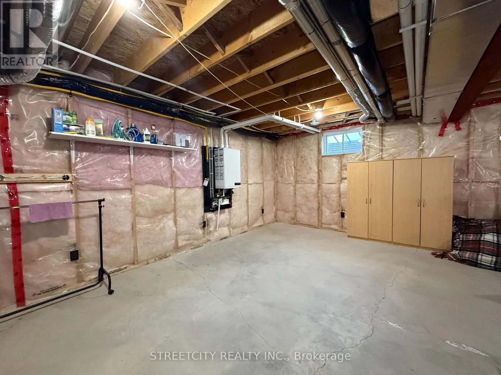 16 LEISURE LANE