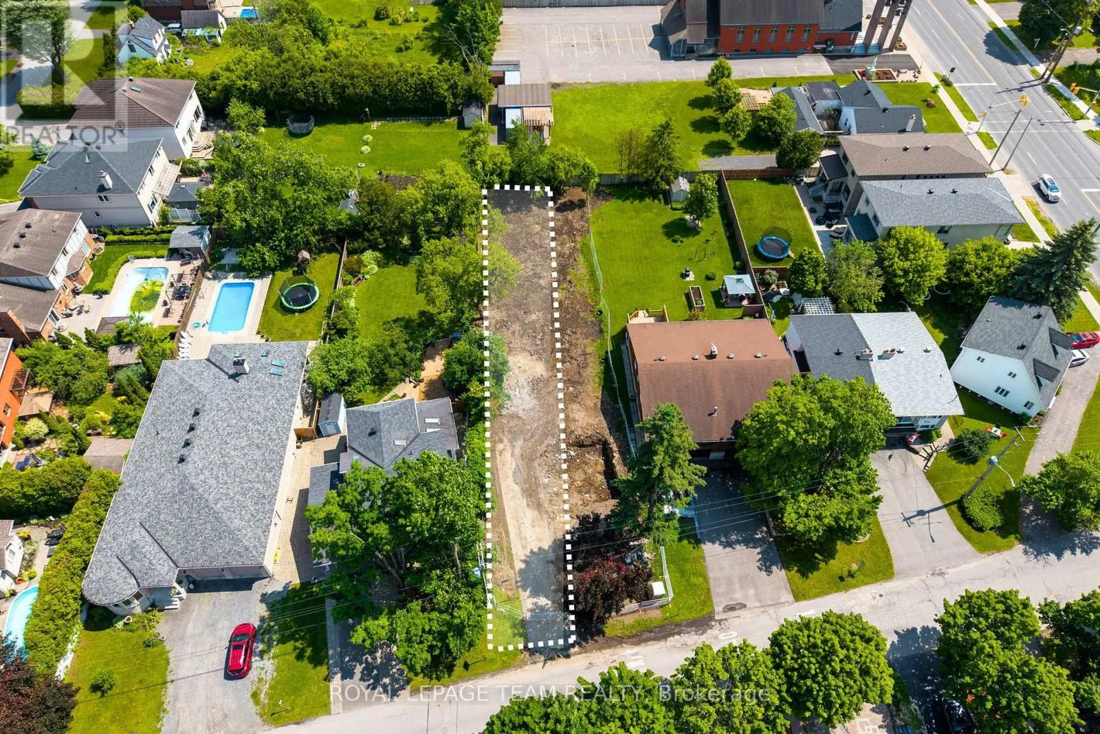 1092 NORMANDY CRESCENT