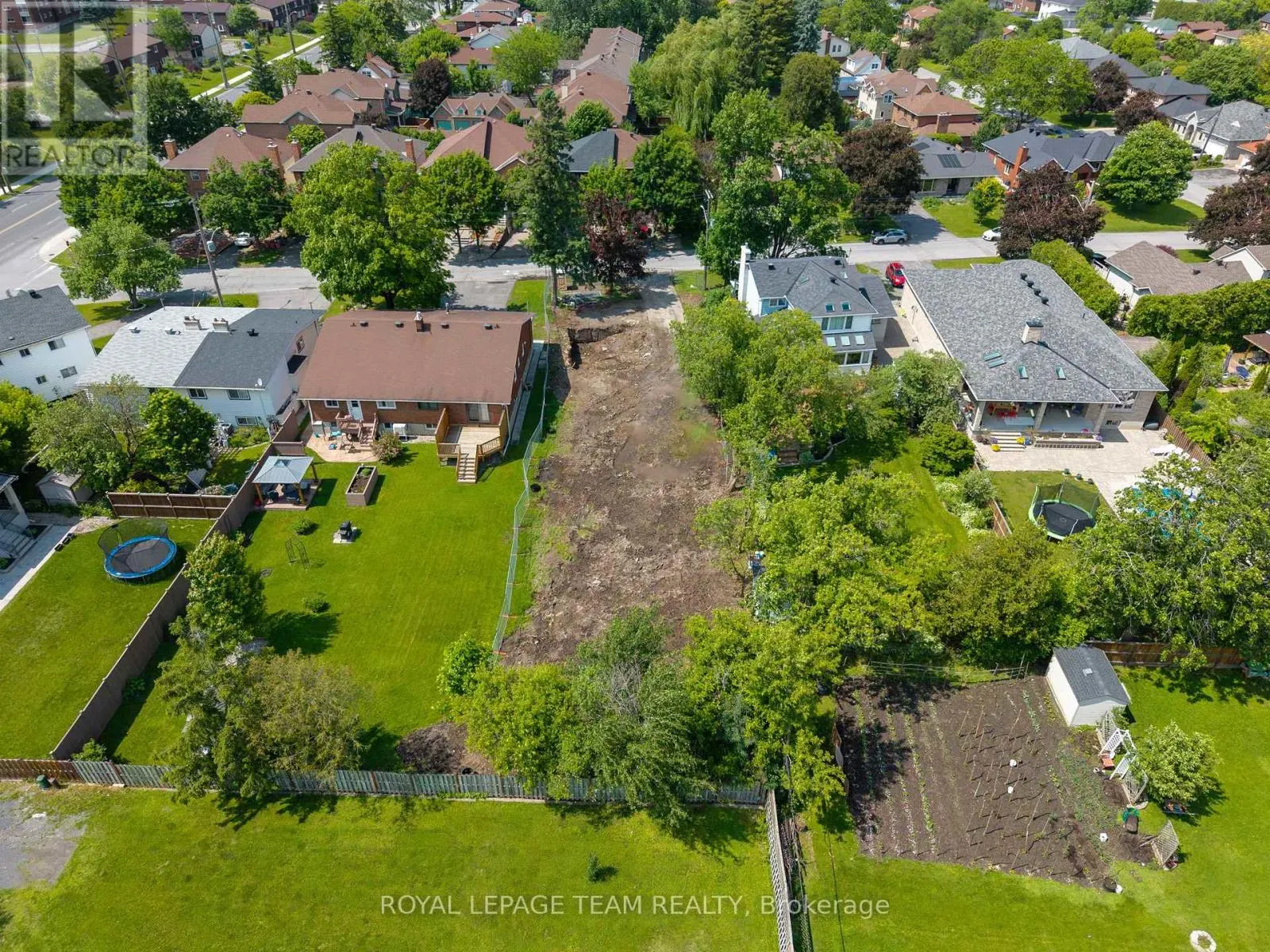 1092 NORMANDY CRESCENT