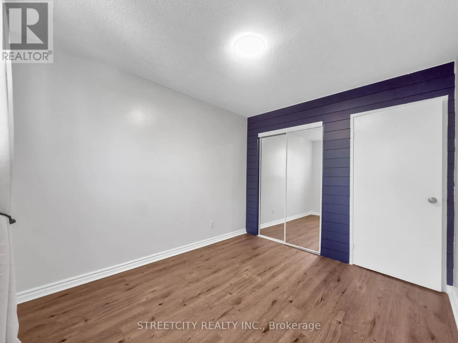 203 - 1103 JALNA BOULEVARD, #203
