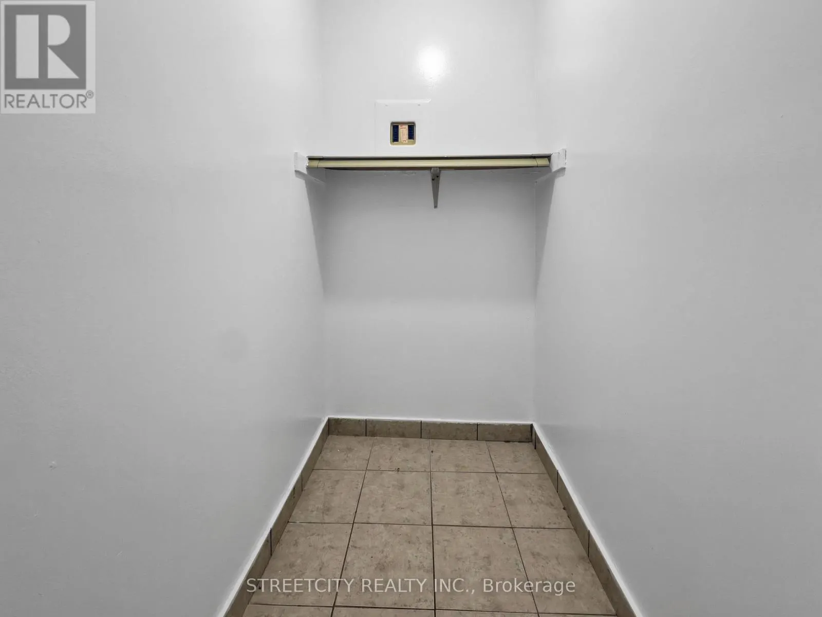 203 - 1103 JALNA BOULEVARD, #203