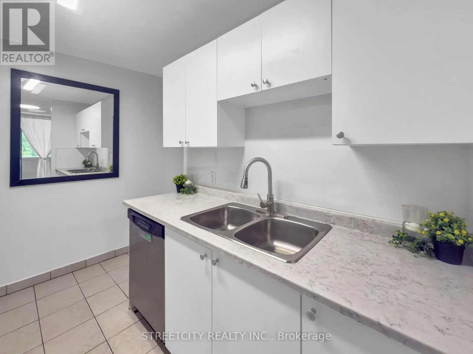 203 - 1103 JALNA BOULEVARD, #203