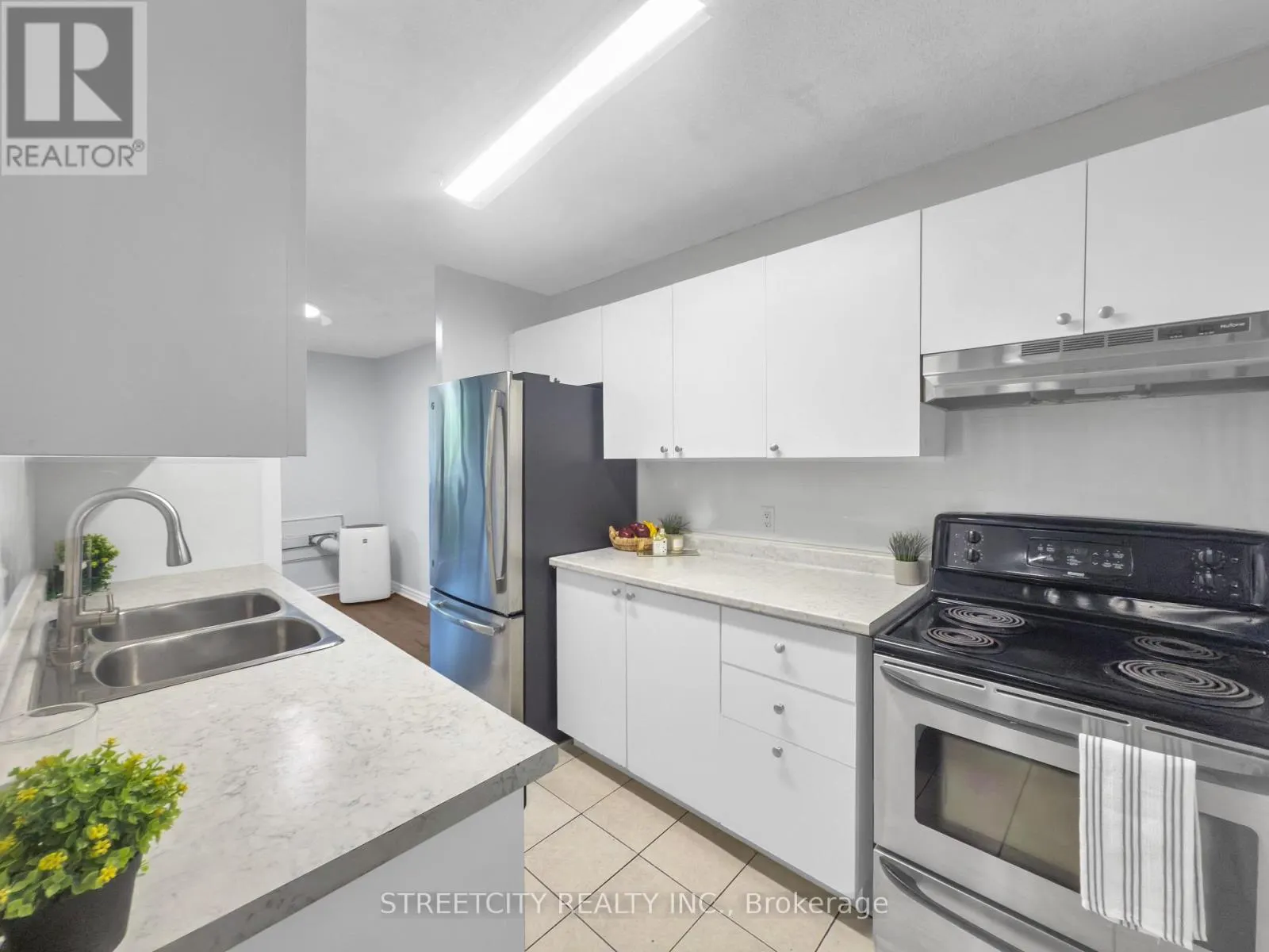 203 - 1103 JALNA BOULEVARD, #203