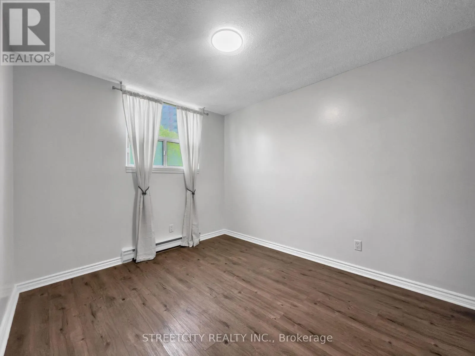 203 - 1103 JALNA BOULEVARD, #203
