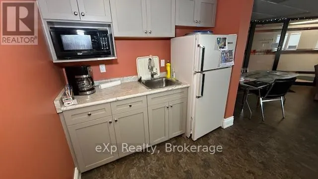 402 - 536 11TH AVENUE, #402