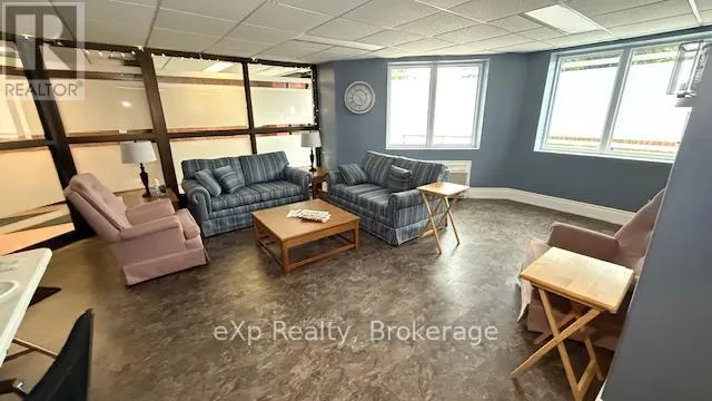 402 - 536 11TH AVENUE, #402