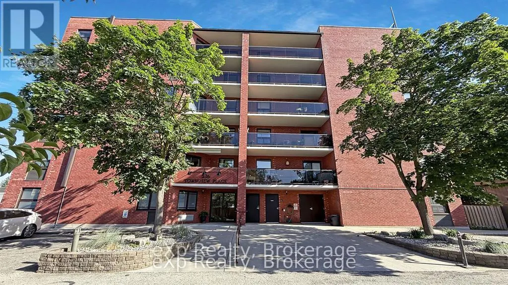 402 - 536 11TH AVENUE, #402