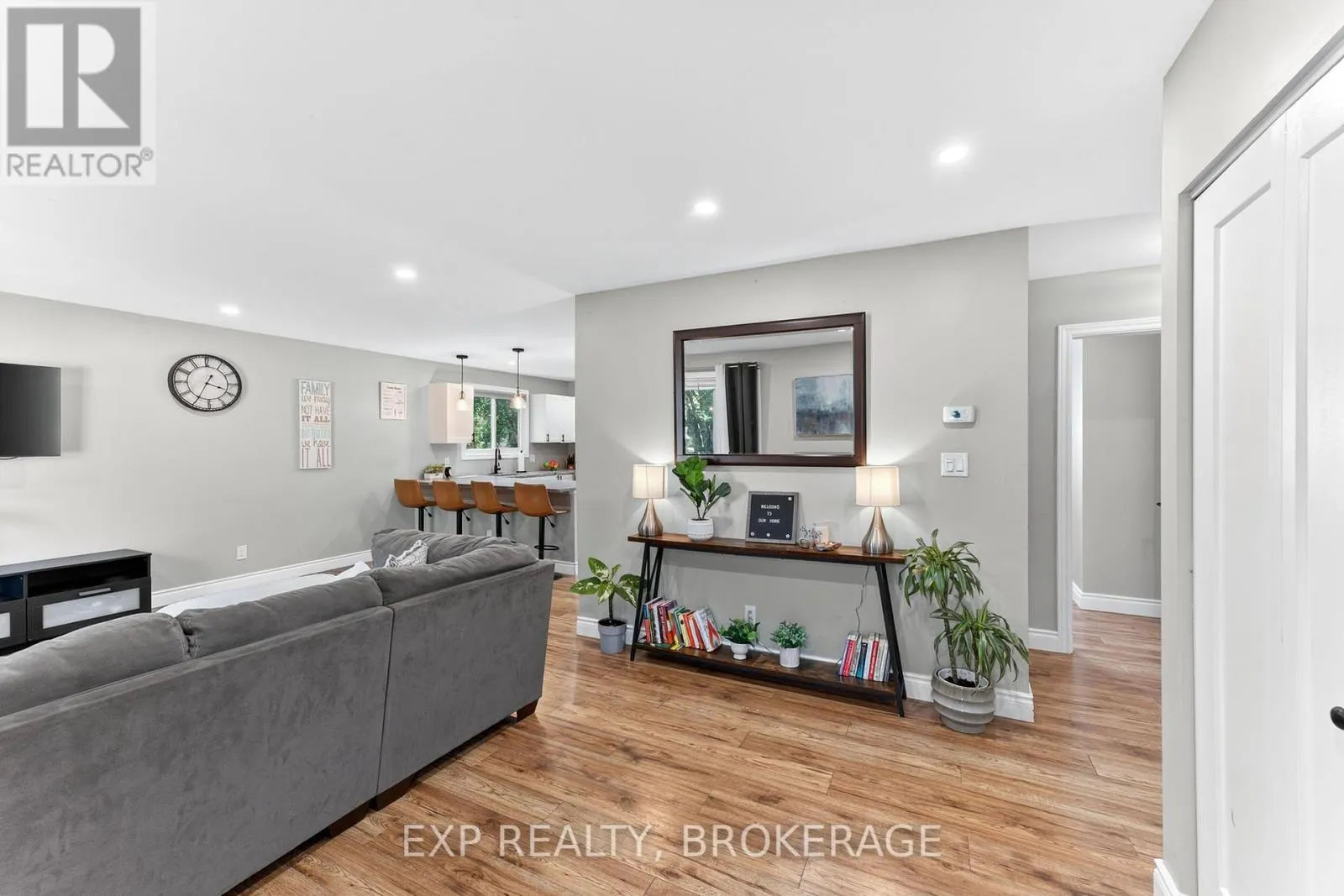 1284 WAVERLEY CRESCENT