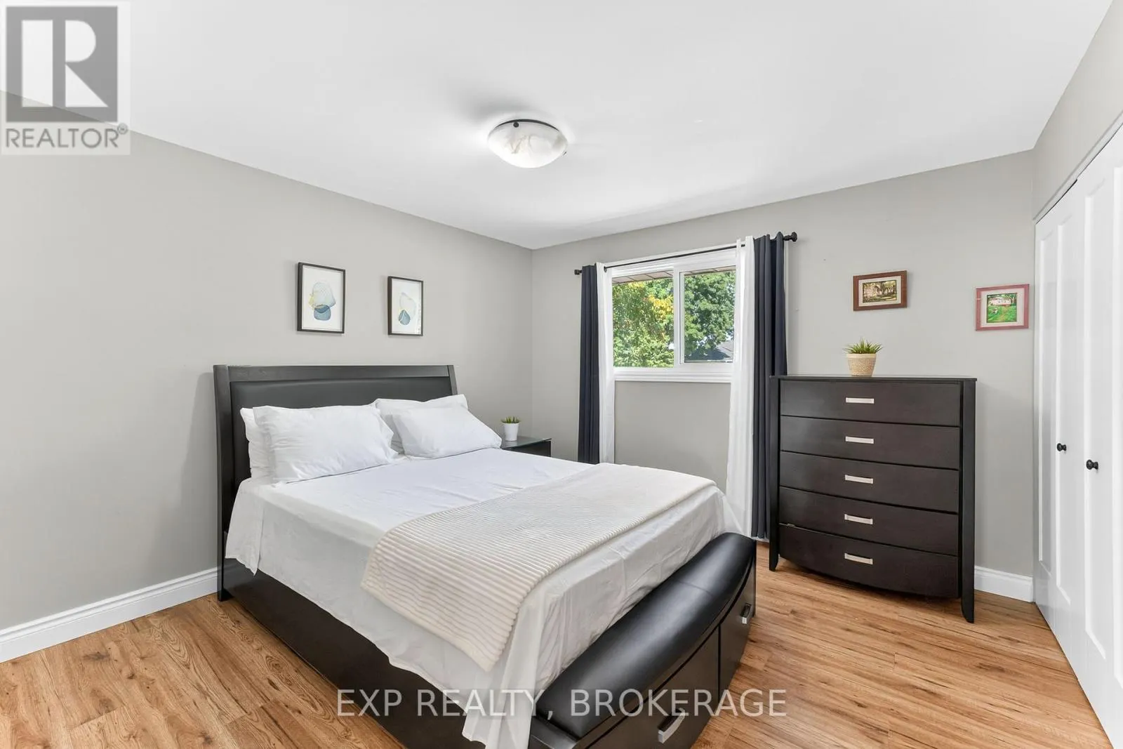 1284 WAVERLEY CRESCENT