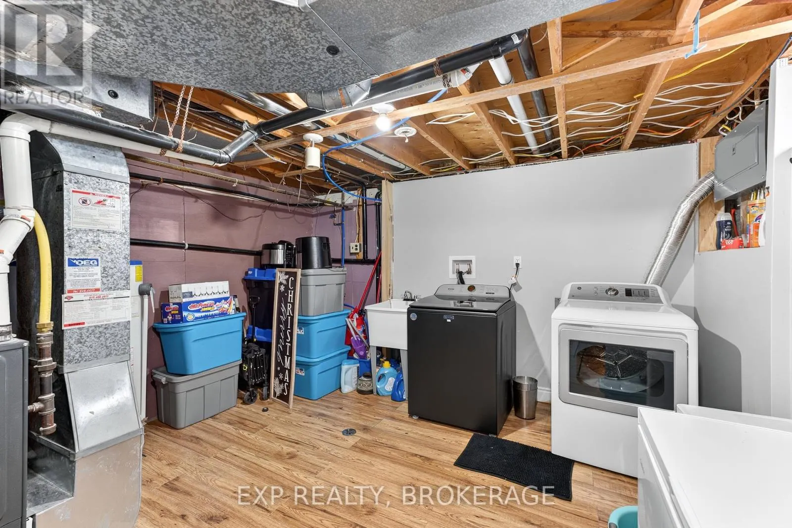 1284 WAVERLEY CRESCENT