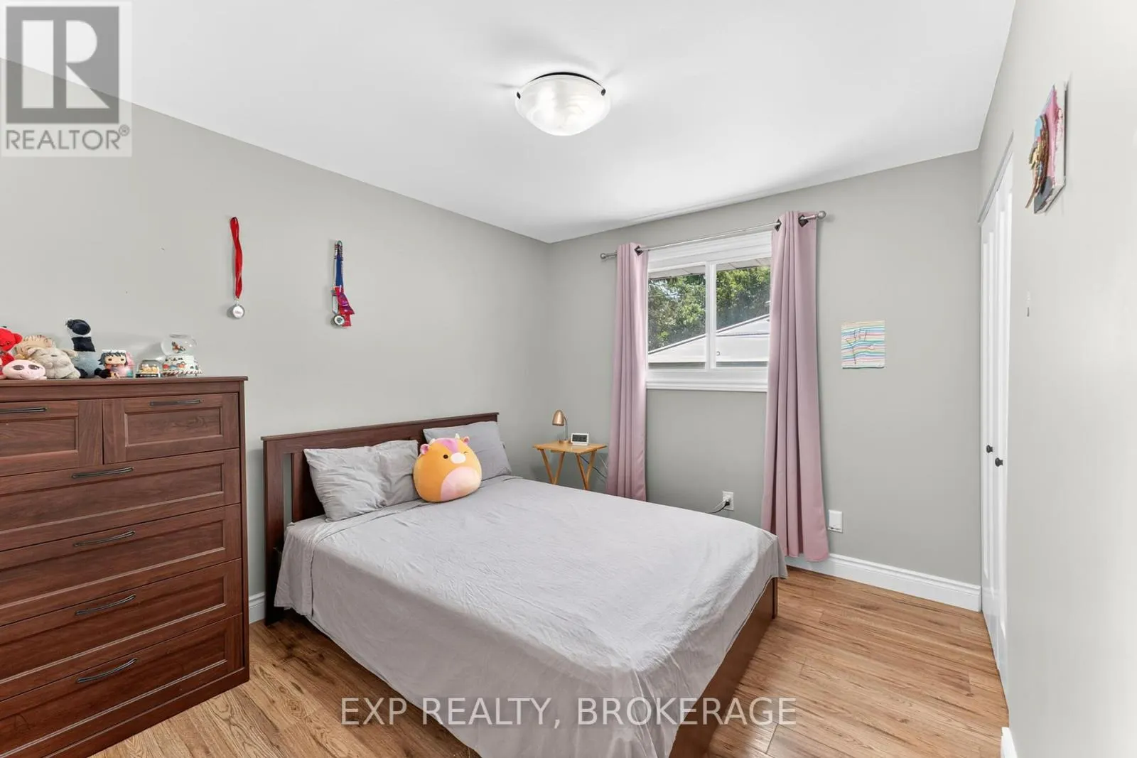 1284 WAVERLEY CRESCENT
