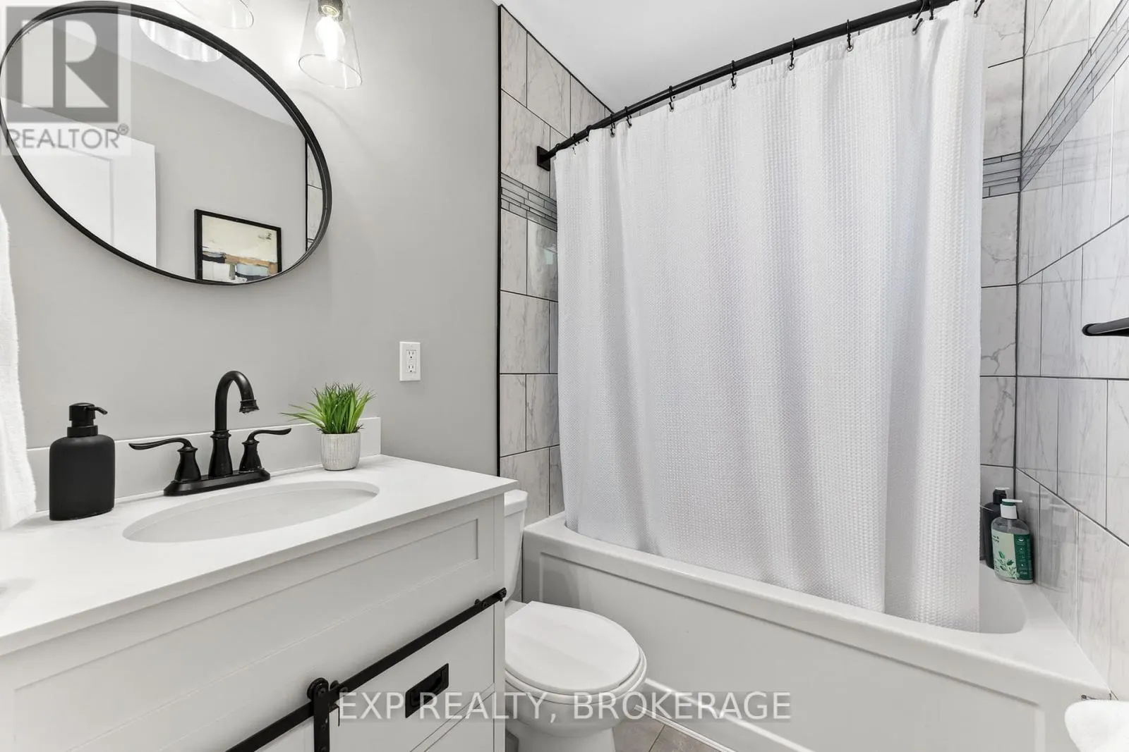 1284 WAVERLEY CRESCENT