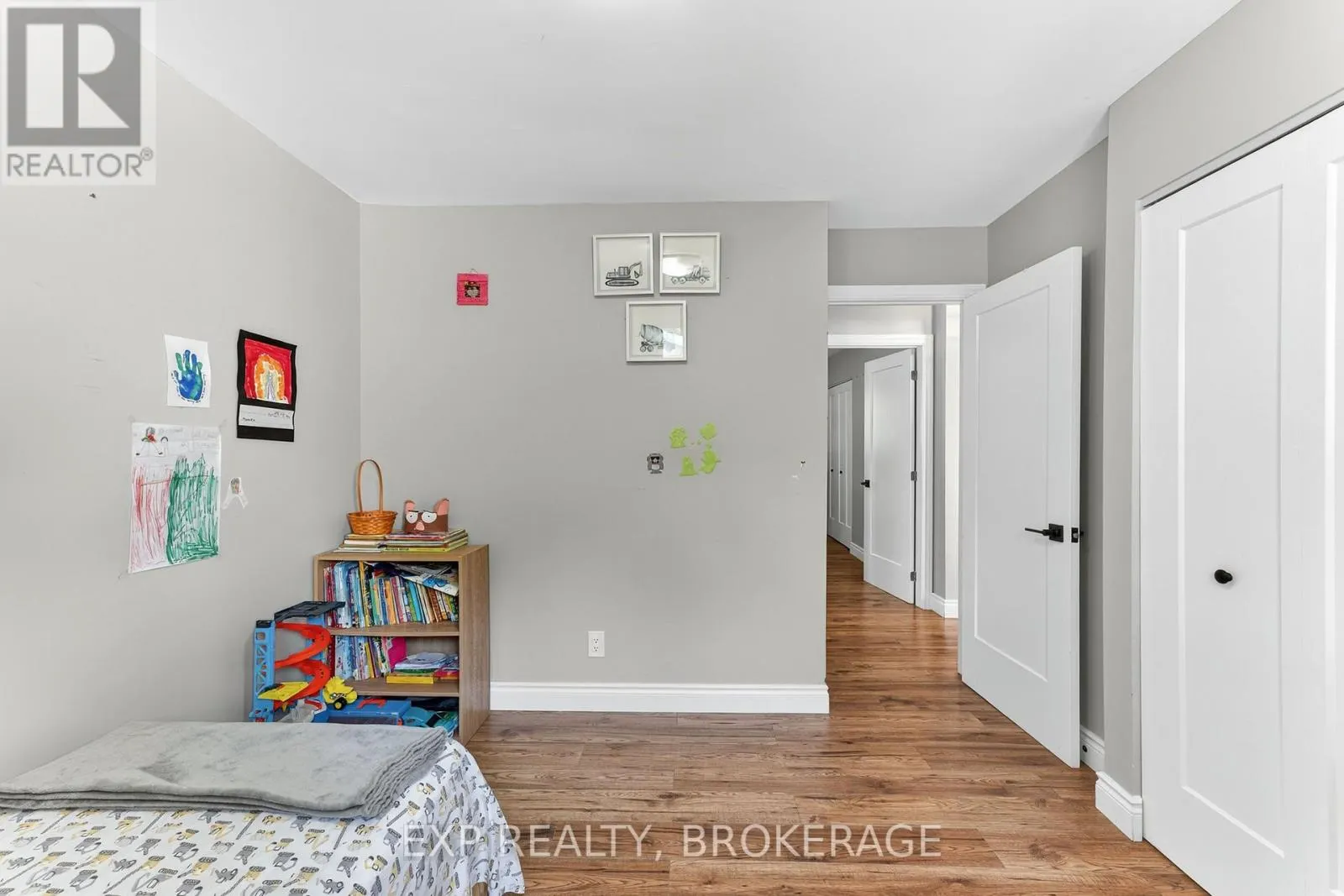 1284 WAVERLEY CRESCENT