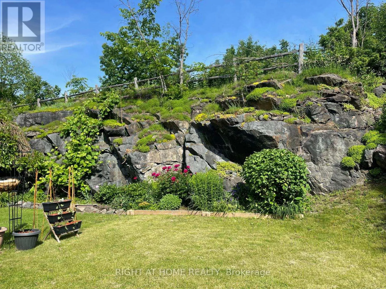 142 BLACKDOME CRESCENT